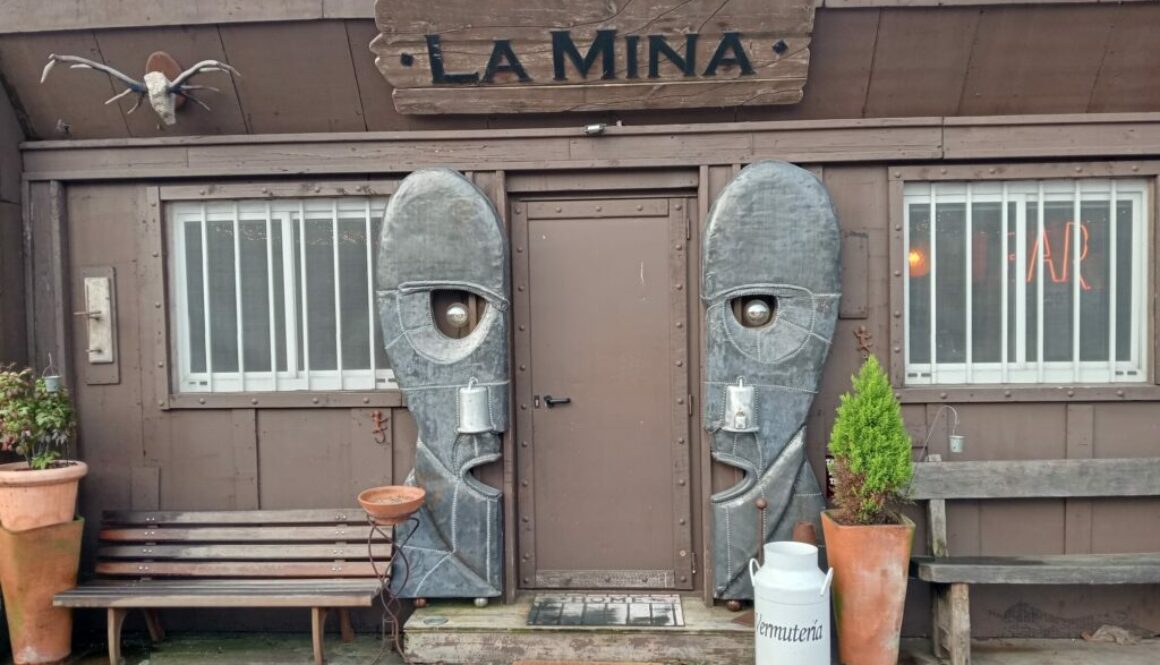 Entrada á La Mina, obra de Héctor