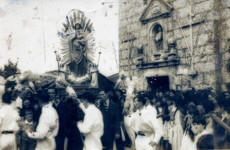 Procesión na parroquia de Coucieiro (Muxía)